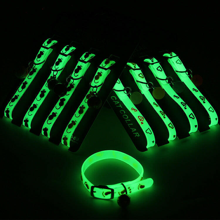 Pet Collars Cat and Dog Luminous Bell Collars Adjustable Rubber Luminous Dog Walking Supplies.